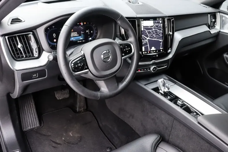 Volvo XC60 din 2024 cu 20.704 km - oferta VOL120663 - foto 2