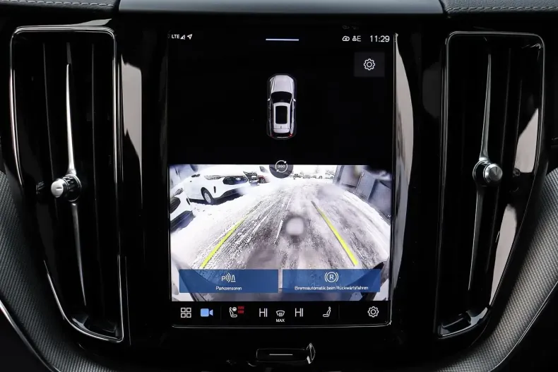 Volvo XC60 din 2024 cu 20.704 km - oferta VOL120663 - foto 8