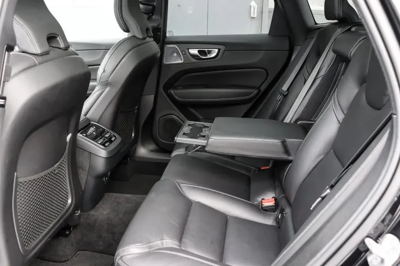 Volvo XC60 din 2024 cu 20.704 km - oferta VOL120663 - foto 12