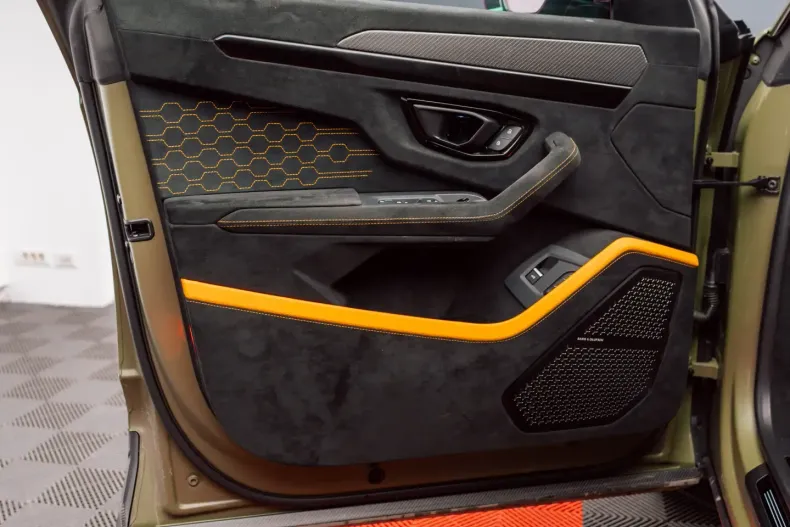 Lamborghini Urus din 2025 cu 5.900 km - oferta LAM120666 - foto 15