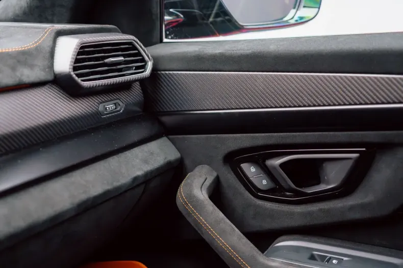 Lamborghini Urus din 2025 cu 5.900 km - oferta LAM120666 - foto 33