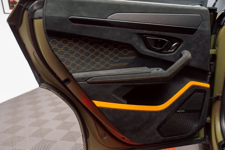 Lamborghini Urus din 2025 cu 5.900 km - oferta LAM120666 - foto 36