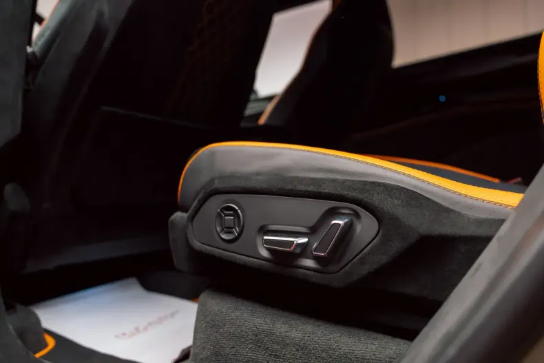 Lamborghini Urus din 2025 cu 5.900 km - oferta LAM120666 - foto 38