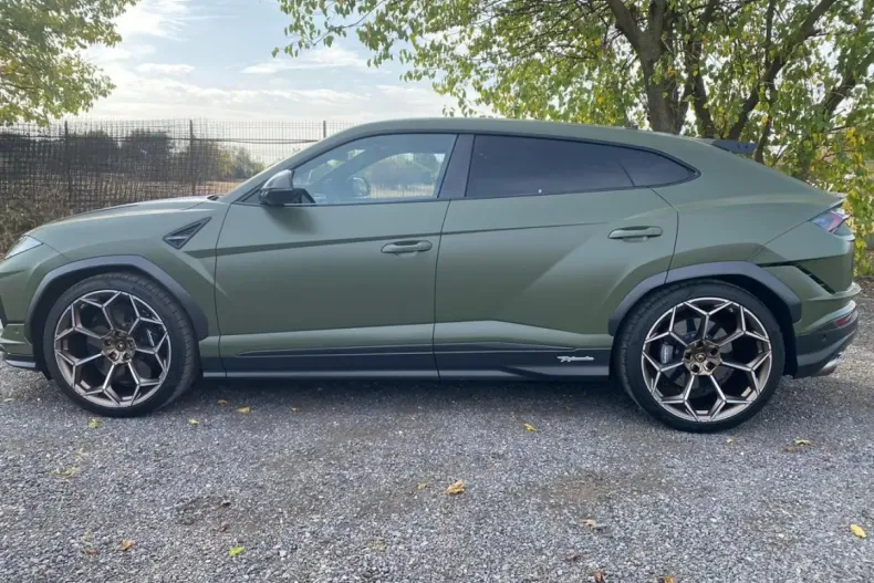 Lamborghini Urus din 2025 cu 5.900 km - oferta LAM120666 - foto 40