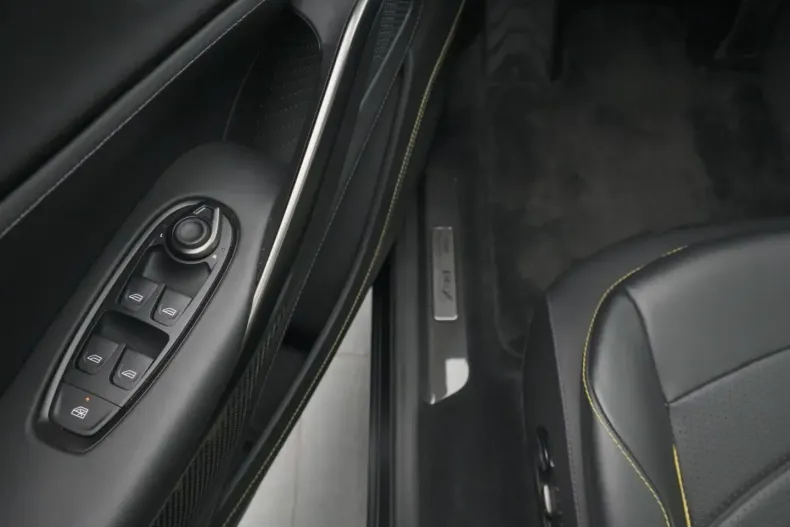 Aston Martin DBX din 2023 cu 10.400 km - oferta AST120669 - foto 19