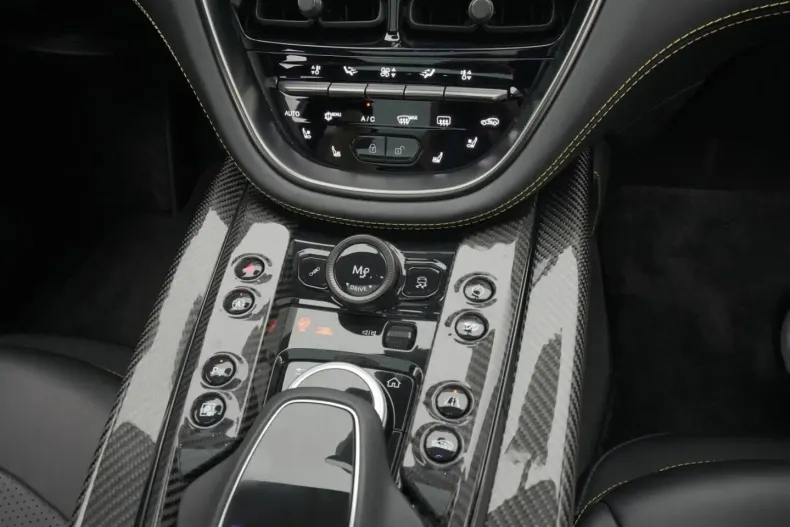 Aston Martin DBX din 2023 cu 10.400 km - oferta AST120669 - foto 43