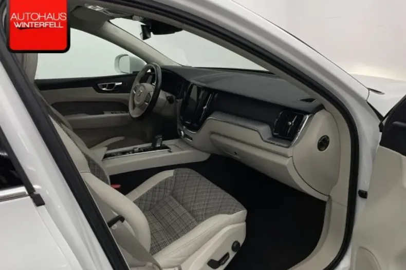 Volvo XC60 din 2021 cu 59.987 km - oferta VOL120670 - foto 24