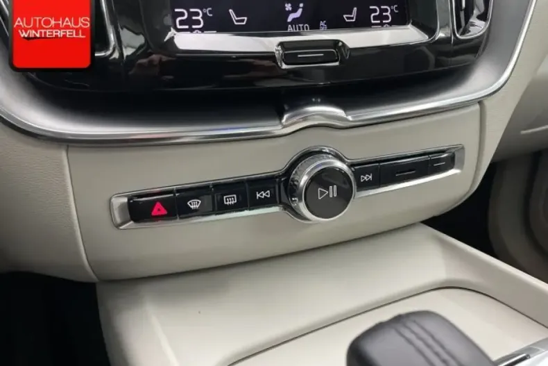 Volvo XC60 din 2021 cu 59.987 km - oferta VOL120670 - foto 26