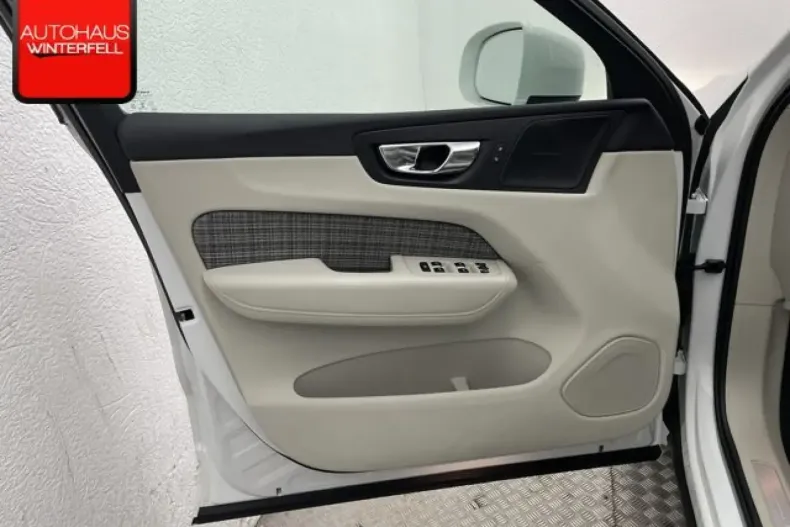 Volvo XC60 din 2021 cu 59.987 km - oferta VOL120670 - foto 27