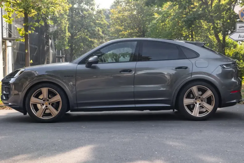 Porsche Cayenne din 2024 cu 9.000 km - oferta POR120671 - foto 3