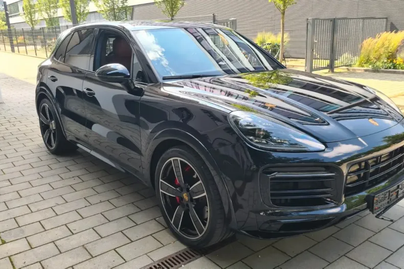 Porsche Cayenne din 2022 cu 45.000 km - oferta POR120677 - foto 1