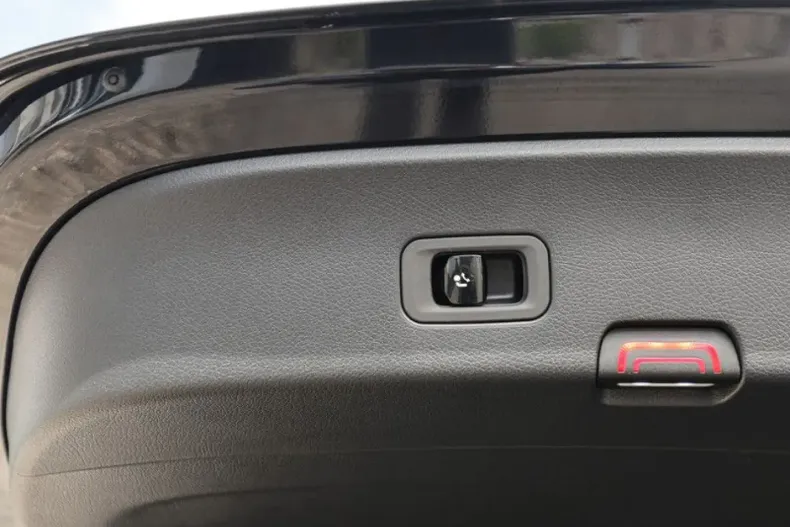 Mercedes-Benz GLC 300 din 2024 cu 16.512 km - oferta MER120695 - foto 25