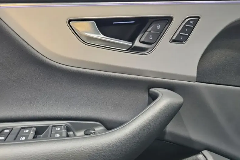 Audi Q8 din 2024 cu 27.215 km - oferta AUD120697 - foto 22