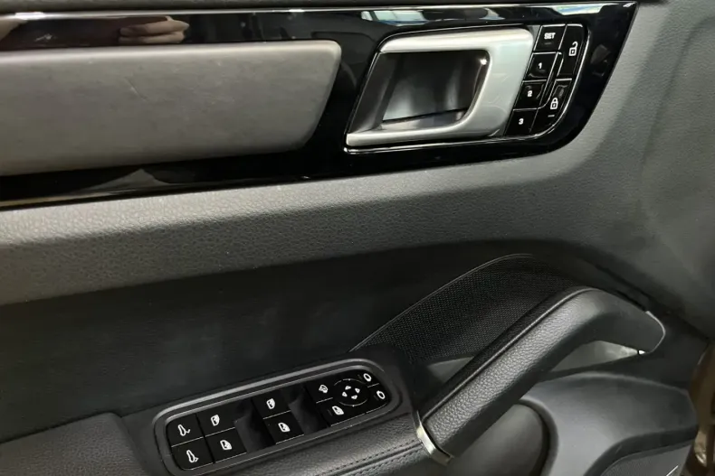 Porsche Cayenne din 2020 cu 79.980 km - oferta POR120704 - foto 11