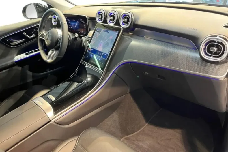 Mercedes-Benz GLC 300 din 2024 cu 13.398 km - oferta MER120708 - foto 3