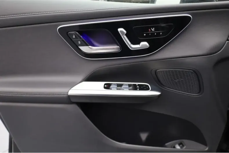 Mercedes-Benz GLC 300 din 2023 cu 20.000 km - oferta MER120713 - foto 8