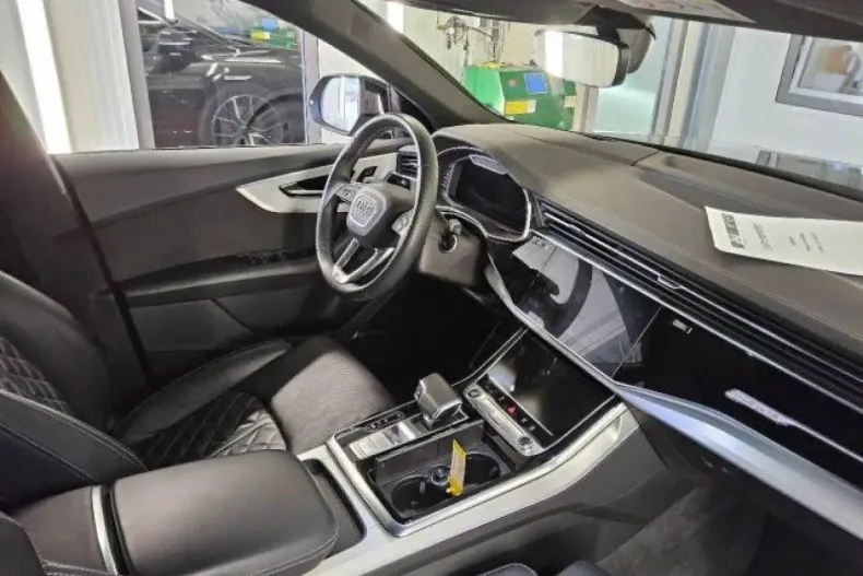 Audi Q8 din 2021 cu 90.146 km - oferta AUD120718 - foto 4