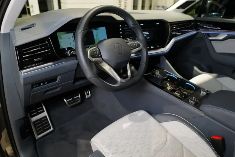 Volkswagen Touareg din 2024 cu 8.651 km - oferta VOL120720 - foto 3