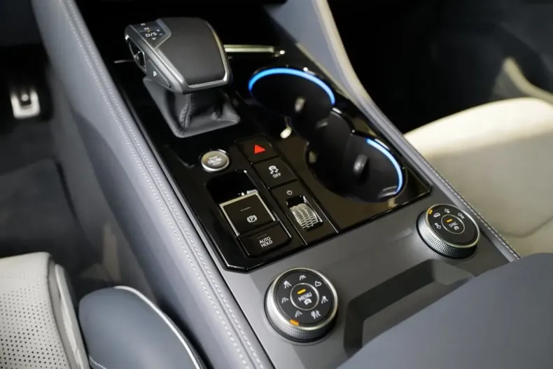 Volkswagen Touareg din 2024 cu 8.651 km - oferta VOL120720 - foto 14