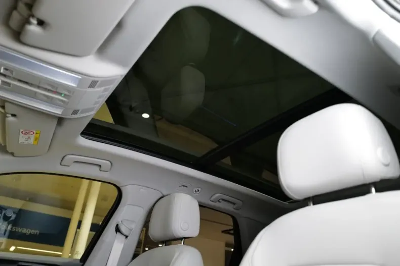 Volkswagen Touareg din 2024 cu 8.651 km - oferta VOL120720 - foto 26