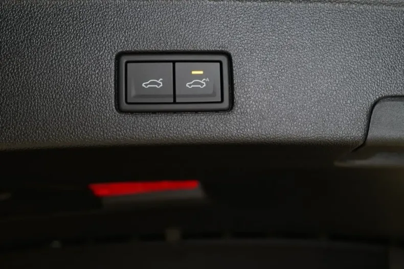 Volkswagen Touareg din 2024 cu 8.651 km - oferta VOL120720 - foto 27