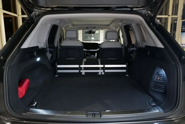 Volkswagen Touareg din 2024 cu 8.651 km - oferta VOL120720 - foto 30