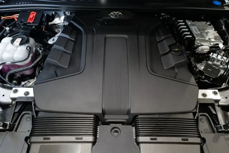 Volkswagen Touareg din 2024 cu 8.651 km - oferta VOL120720 - foto 32