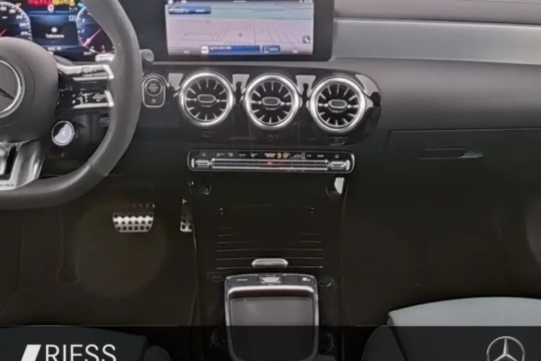 Mercedes-Benz CLA 45 AMG din 2024 cu 23.071 km - oferta MER120729 - foto 9