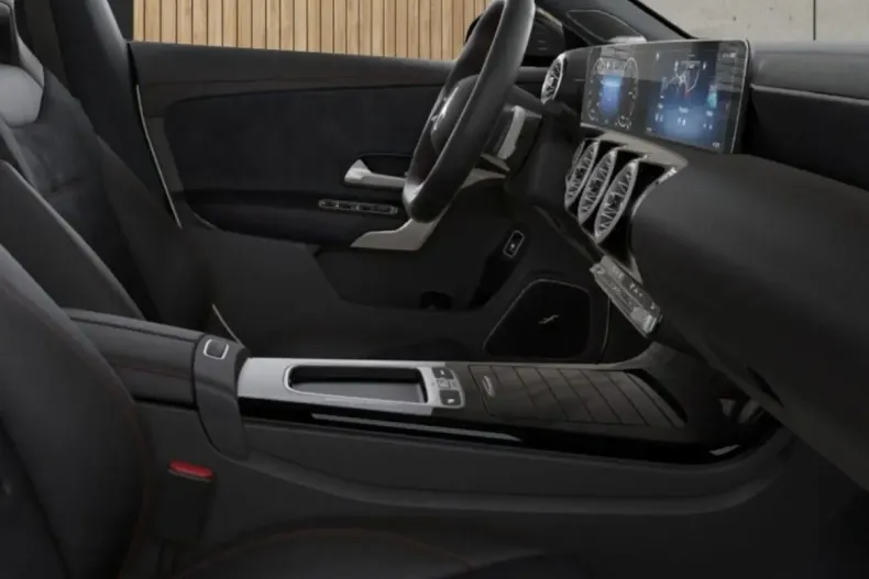 Mercedes-Benz CLA 250 din 2024 cu 22.000 km - oferta MER120730 - foto 14