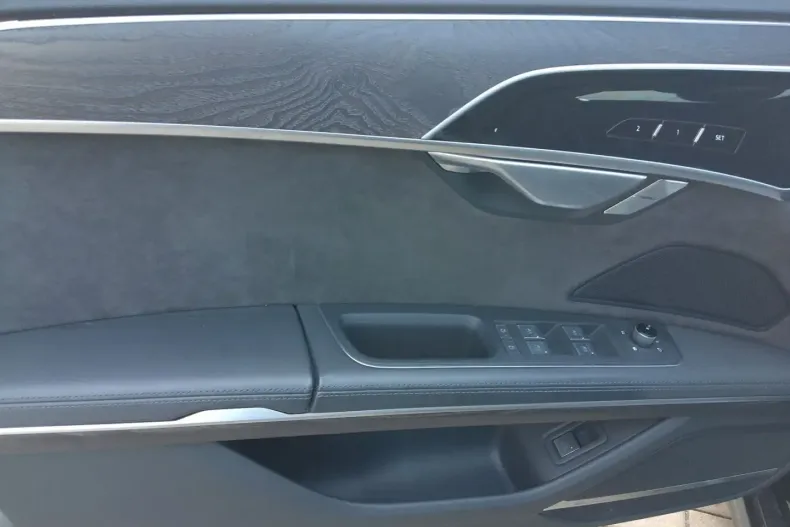 Audi A8 din 2022 cu 94.000 km - oferta AUD120734 - foto 15