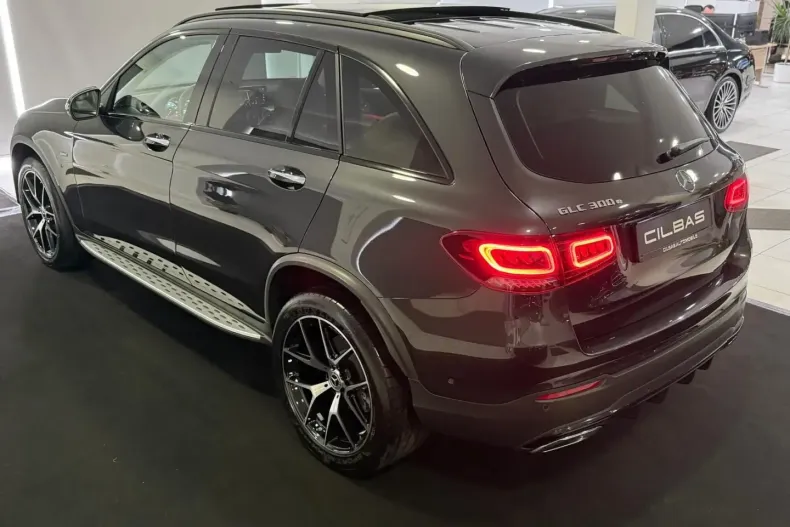 Mercedes-Benz GLC 300 din 2021 cu 32.613 km - oferta MER120761 - foto 9