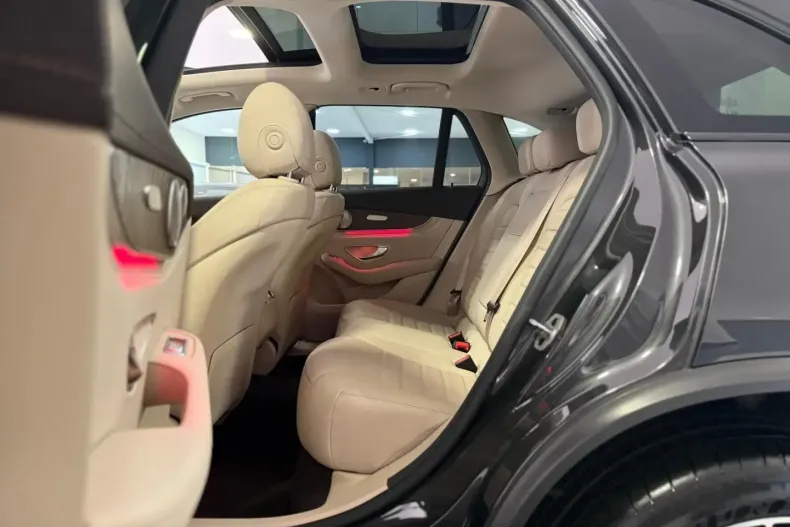 Mercedes-Benz GLC 300 din 2021 cu 32.613 km - oferta MER120761 - foto 21