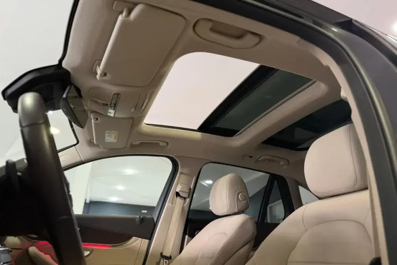 Mercedes-Benz GLC 300 din 2021 cu 32.613 km - oferta MER120761 - foto 31