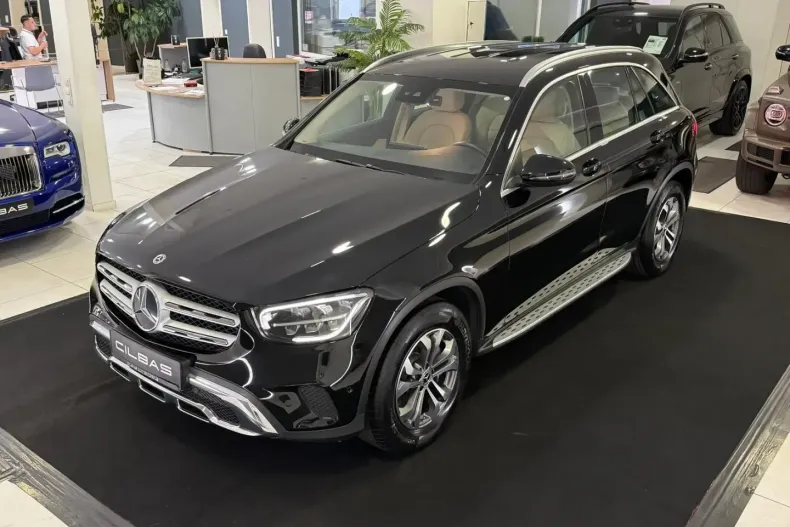Mercedes-Benz GLC 300 din 2021 cu 89.006 km - oferta MER120762 - foto 1