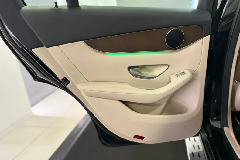 Mercedes-Benz GLC 300 din 2021 cu 89.006 km - oferta MER120762 - foto 18