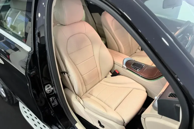 Mercedes-Benz GLC 300 din 2021 cu 89.006 km - oferta MER120762 - foto 28