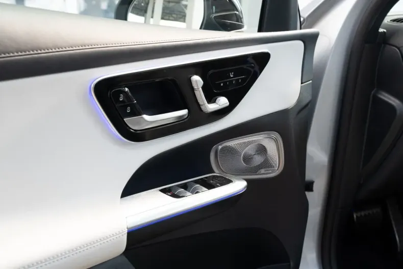 Mercedes-Benz GLC 300 din 2023 cu 29.800 km - oferta MER120765 - foto 17