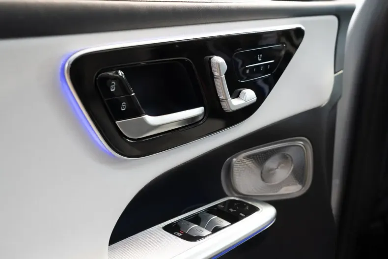 Mercedes-Benz GLC 300 din 2023 cu 29.800 km - oferta MER120765 - foto 18