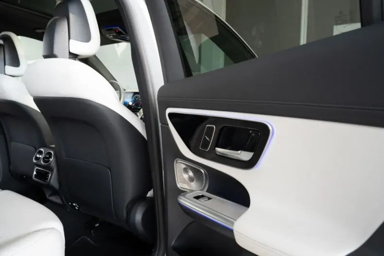 Mercedes-Benz GLC 300 din 2023 cu 29.800 km - oferta MER120765 - foto 19