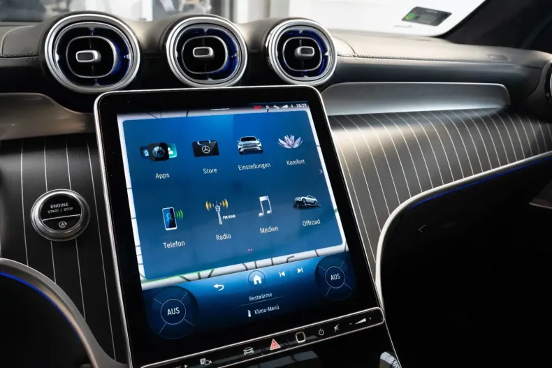 Mercedes-Benz GLC 300 din 2023 cu 29.800 km - oferta MER120765 - foto 21