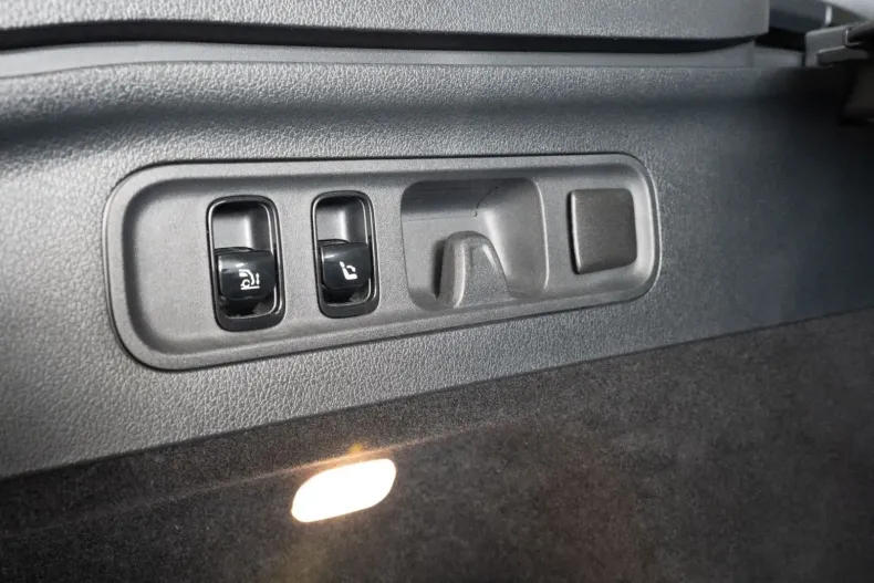 Mercedes-Benz GLC 300 din 2023 cu 29.800 km - oferta MER120765 - foto 22