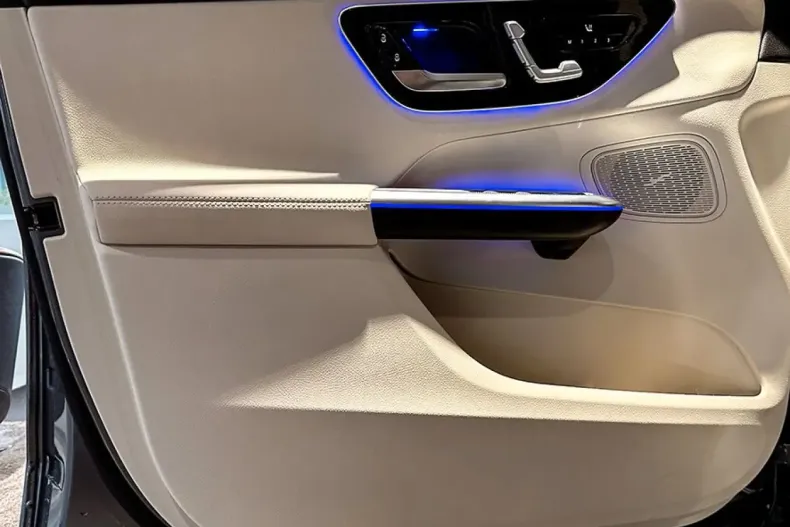 Mercedes-Benz GLC 200 din 2023 cu 30.900 km - oferta MER120766 - foto 11