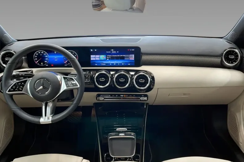 Mercedes-Benz A 180 din 2024 cu 6.463 km - oferta MER120797 - foto 11