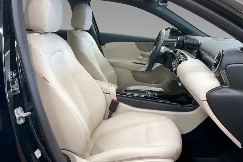 Mercedes-Benz A 180 din 2024 cu 6.463 km - oferta MER120797 - foto 12