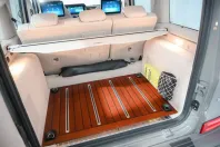 Mercedes-Benz G 63 AMG din 2024 cu 7.500 km - oferta MER120800 - foto 13