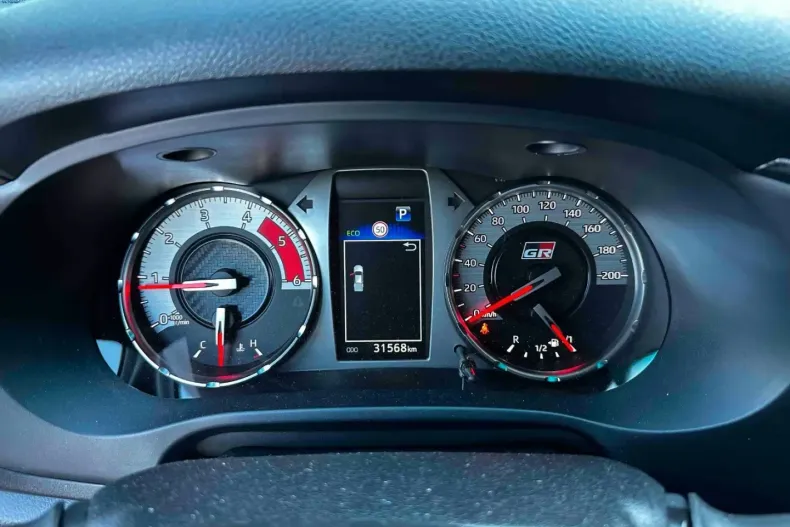 Toyota Hilux din 2024 cu 40.586 km - oferta TOY120824 - foto 12