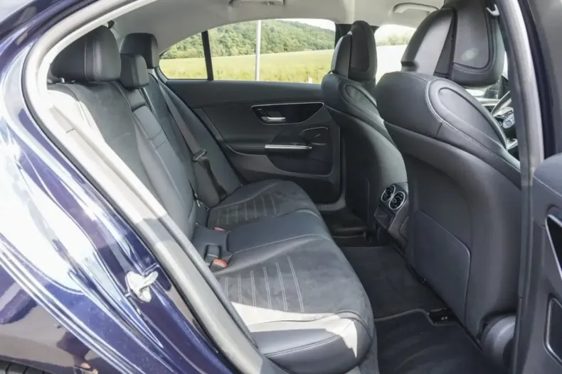 Mercedes-Benz C 300 din 2023 cu 52.031 km - oferta MER120828 - foto 7