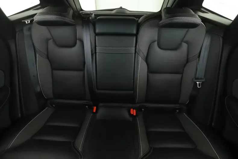 Volvo XC60 din 2020 cu 75.580 km - oferta VOL120840 - foto 6