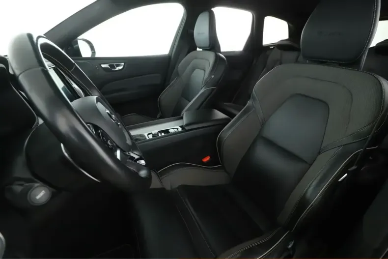 Volvo XC60 din 2020 cu 75.580 km - oferta VOL120840 - foto 9