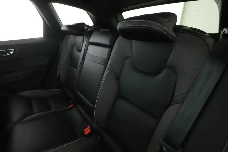 Volvo XC60 din 2020 cu 75.580 km - oferta VOL120840 - foto 13